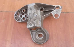 Кронштейн опоры двигателя Audi A6 1997-2004 C5