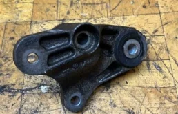 Кронштейн кпп Ford Focus 2008-2011