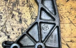 Кронштейн опоры двигателя Opel Astra 1998-2005 G