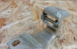 Петля крышки багажника Ford Focus 2005-2008