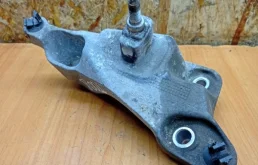 Кронштейн кпп Renault Duster 2010-2021