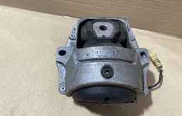 Подушка двигателя 2.0дизель audi a4 a5 8r0199381b