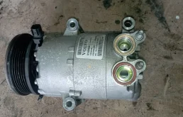 Компрессор кондиционера 31404441 Volvo V40 2 1.6 Бензин