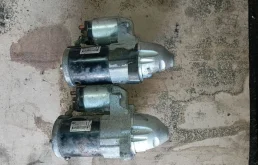 Стартер M000T21571 Mitsubishi Outlander 2 2.0 Бензин