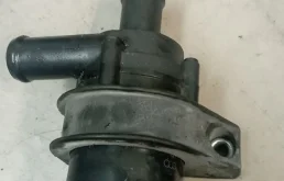 Насос антифриза дополнительный 1K0965561F Volkswagen Touran 1 1.4 Бензин
