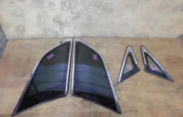 Стекла и зеркала для Mazda CX 7 2012 года на фотографиях