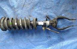 Амортизатор передний правый для Infiniti M на фотографиях