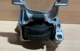 Подушка двигателя Mazda 6 KD4739060B GJ 2.5