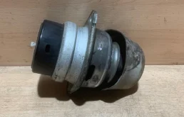 Подушка двигателя Audi Q7 7L8199131C