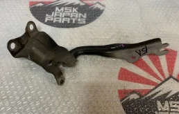 Петля капота Mazda 3 BBM252420 BL, левая