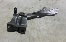Петля капота Mazda 3 BBM252420 BL, левая