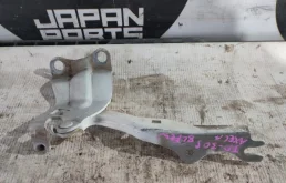 Петля капота Mazda 3 BBM252420 BL, левая