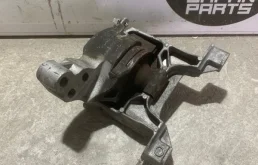 Подушка двигателя Mazda 6 KD4739060B GJ 2.5