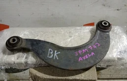 Рычаг серповидный Mazda 3 BP4K28C10B BK