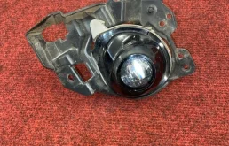 Фара противотуманная Mazda 3 B63B51680 BM, правая