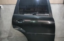 Дверь SsangYong Rexton 2009 Y250