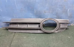 Решетка ПТФ Audi A6 2005 4F0807681A 4F2 3.0 BBJ, передняя левая