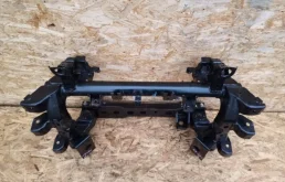 Подрамник двигателя для Mitsubishi Pajero 2007 года на фотографиях