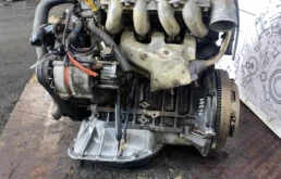 Двигатель для Nissan Serena 1998 года на фотографиях