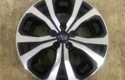 Диск литой Subaru Enkei (5х114,3) 18X7J вылет 48 + заглушка УЦЕНКА мелкие незначительные коцки