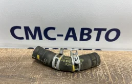 Патрубок охлаждения Volvo S60 31261649 S60