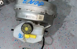 Вакуумный усилитель тормозов для BMW X3 на фотографиях