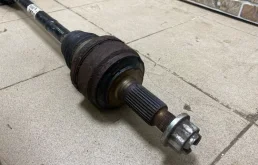 Привод задний правый для Audi Q7 2010 года на фотографиях