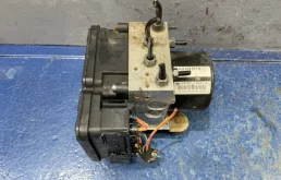 Блок ABS для Audi Q7 2008 года на фотографиях