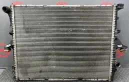Радиатор основной Volkswagen Touareg 2007 7L0121253A 7L6 3.0 BKS