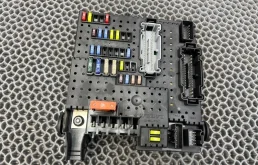 Блок предохранителей Volvo XC90 2006 30728512 2.4 D5244T