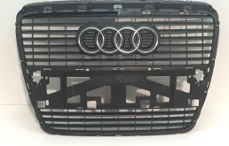 Решётка радиатора Audi A6 2004-2008 4F0853651 C6, передняя