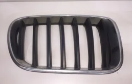 Решётка радиатора BMW X3 2010-2017 51117210726 F25, передняя левая