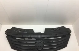Решётка радиатора Renault Logan 2009-2015 8200752748 1, передняя