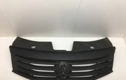 Решётка радиатора Renault Sandero 2009-2014 8200798524 1, передняя