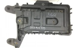 Площадка под АКБ Volkswagen Passat 2005-2010 1K0915333 B6, передняя
