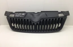 Решётка радиатора Skoda Fabia 2010-2014 5J0853668B 2, передняя