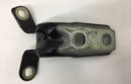 Петля двери верхняя Chevrolet Camaro 2015-2018 13501712 6, передняя левая