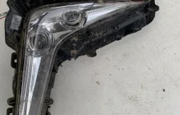Фара противотуманная Lexus LX 2015-2020 8136060070 3, передняя правая