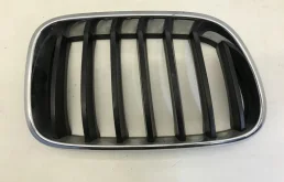 Решётка радиатора BMW X3 2010-2014 51117210726 F25, передняя правая