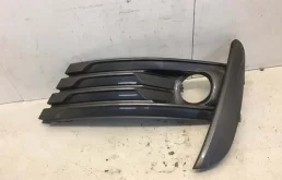 Накладка противотуманной фары Toyota Corolla 2012-2019 8148102630 E180, передняя правая