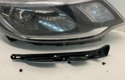 Кронштейн крепления фары Kia Rio 2011-2017 921024X501 3, передний правый