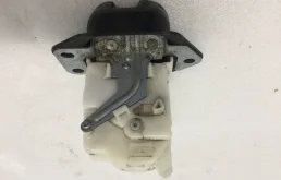 Замок багажника Nissan Juke 2013-2018 90502EN00A F15, задний