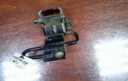 Петля двери задняя левая vw touareg 7l0833411a