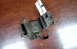 Петля двери передняя правая vw touareg 7l0831412a
