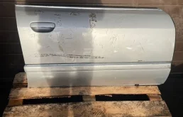 Дверь передняя правая рест audi a8 d2 4d0831052e