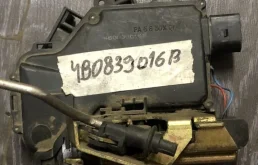 Задний правый замок двери vag 4b0839016b
