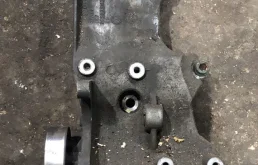 Кронштейн генератора audi a4 b6 06b903143l