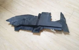 Воздухозаборник audi q7 4l0121284