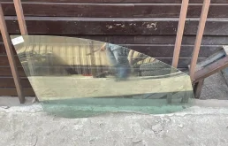 Переднее правое стекло a6 c6