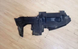 Воздухозаборник audi q7 4l0121283